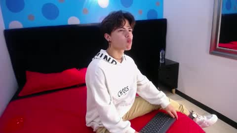 collinstone online show from 03/02/25, 08:29