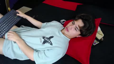 collinstone online show from 03/05/25, 11:16