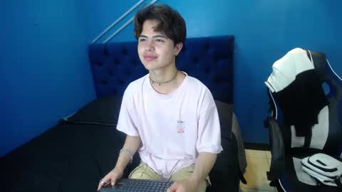 collinstone online show from 03/06/25, 08:48