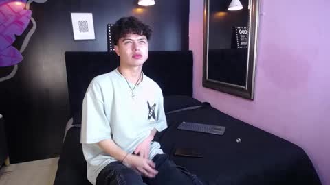 collinstone online show from 10/13/25, 06:19