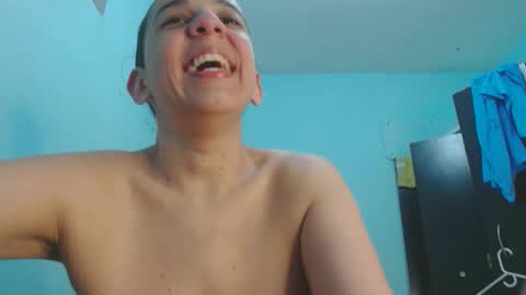 Colombian Hot online show from 10/15/25, 12:44