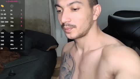 Snapshot of colombianmuscle8 chatting on 12/31/24, 11:06 colombianmuscle8 online show from 12/31/24, 11:06