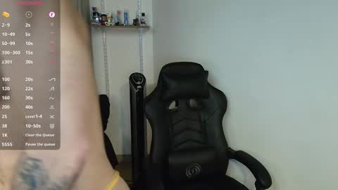 Snapshot of colombianmuscle8 chatting on 03/25/26, 02:39 colombianmuscle8 online show from 03/25/26, 02:39