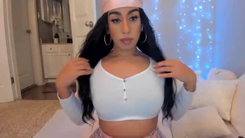 Snapshot of colombiantexas chatting on 01/12/25, 11:15 ........ Instagram Lorysexys online show from 01/12/25, 11:15