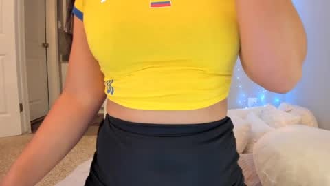 Snapshot of colombiantexas chatting on 02/15/25, 08:11 ........ Instagram Lorysexys online show from 02/15/25, 08:11