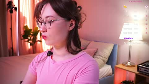 Snapshot of come_in_bed chatting on 04/02/26, 01:31 Audrey online show from 04/02/26, 01:31