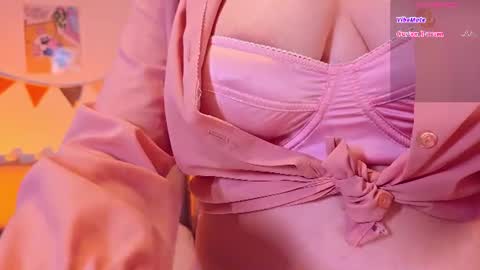 Snapshot of come_in_bed chatting on 07/22/26, 02:42 Audrey online show from 07/22/26, 02:42
