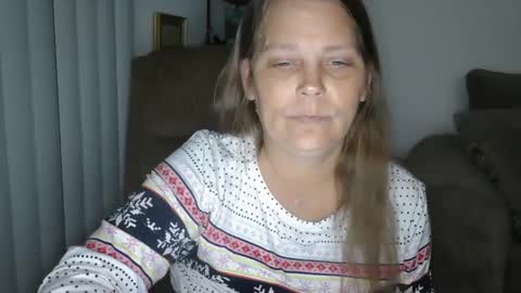 Snapshot of comebackpussy chatting on 12/16/24, 02:04 comeback pussy online show from 12/16/24, 02:04