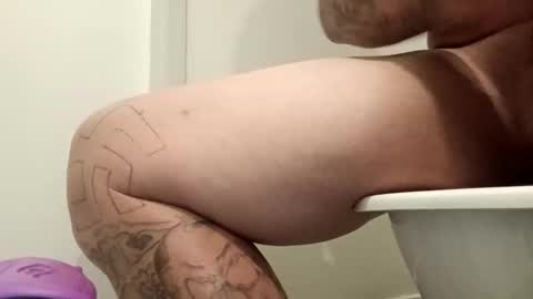 comegetme19 online show from 10/18/25, 02:40