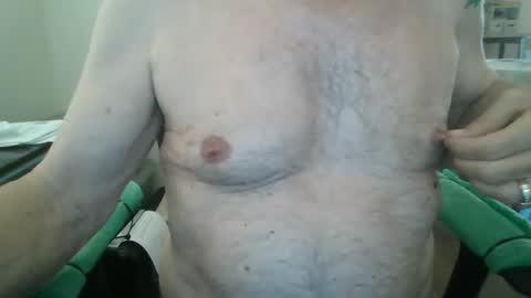 Snapshot of comeonmymouth chatting on 06/01/26, 08:32 comeonmymouth online show from 06/01/26, 08:32
