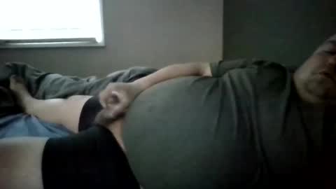 Snapshot of comfortably_numb1980 chatting on 04/22/26, 03:02 comfortably_numb1980 online show from 04/22/26, 03:02