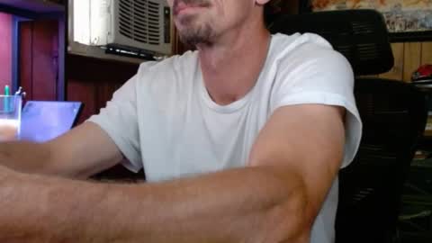 Snapshot of comic_king27 chatting on 09/19/25, 09:48 Nelson or ComicKing and sometime Peachy143 online show from 09/19/25, 09:48