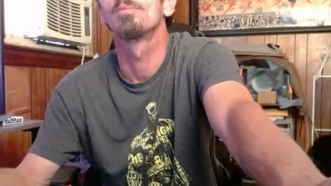 Snapshot of comic_king27 chatting on 11/26/25, 08:32 Nelson or ComicKing and sometime Peachy143 online show from 11/26/25, 08:32