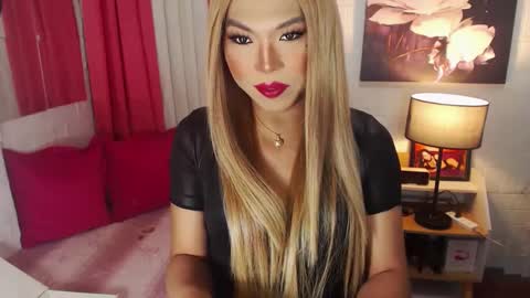 Snapshot of commanderofsexx chatting on 01/04/25, 11:17 QUEEN SABRINA online show from 01/04/25, 11:17