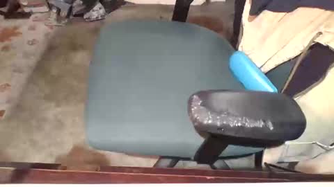 Snapshot of comnfromme1 chatting on 12/10/24, 02:05 comnfromme1 online show from 12/10/24, 02:05