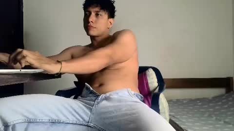Snapshot of conde2710 chatting on 06/17/26, 09:23 ELCONDE online show from 06/17/26, 09:23