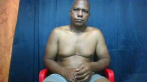 Snapshot of condor087510 chatting on 02/16/26, 02:07 Miguel online show from 02/16/26, 02:07