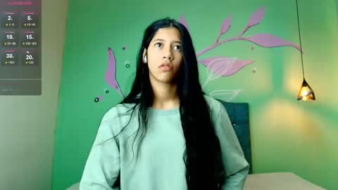 C O N N I E online show from 11/08/25, 07:34