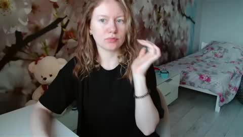 Snapshot of connie_daw chatting on 01/08/25, 10:04 Connie Daw online show from 01/08/25, 10:04