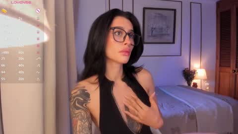 connie    online show from 09/16/25, 09:43