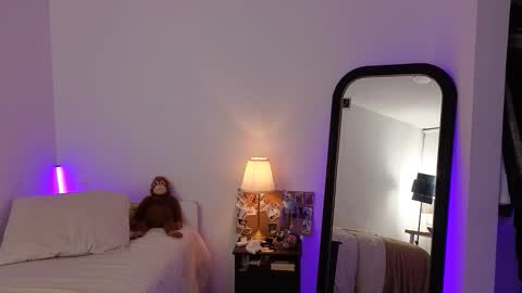 Snapshot of connie_varela chatting on 05/12/26, 12:52 new account online show from 05/12/26, 12:52