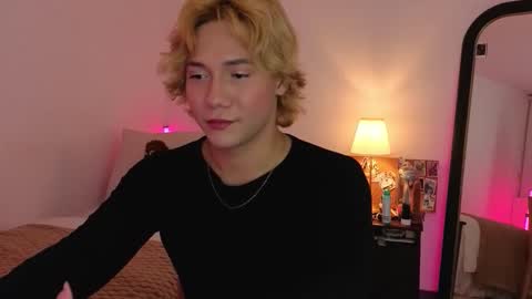 Snapshot of connie_varela chatting on 05/17/26, 11:23 new account online show from 05/17/26, 11:23