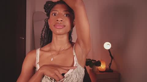   independent model online show from 12/18/24, 01:37