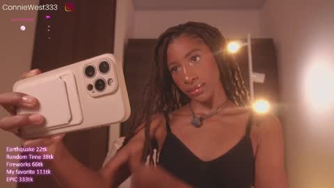 Snapshot of connie_west0 chatting on 04/07/26, 12:11 independent model online show from 04/07/26, 12:11