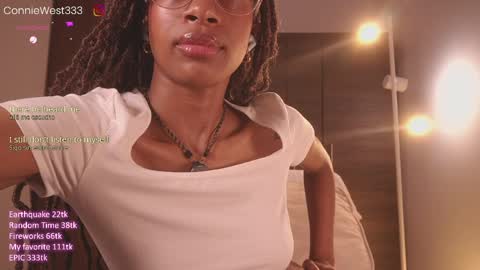 Snapshot of connie_west0 chatting on 04/10/26, 12:16 independent model online show from 04/10/26, 12:16