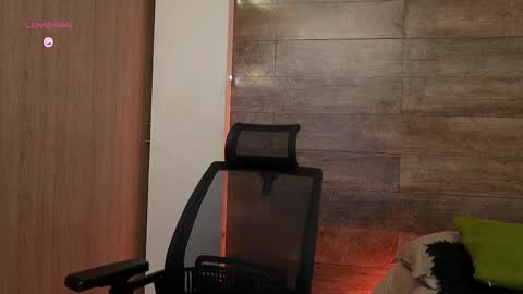 connor_h1 online show from 04/17/26, 04:37