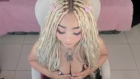 Snapshot of conny_curly chatting on 07/09/26, 12:53 Conny online show from 07/09/26, 12:53