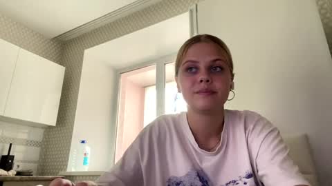 Snapshot of constancecovil chatting on 04/14/26, 02:12 Viktorina online show from 04/14/26, 02:12