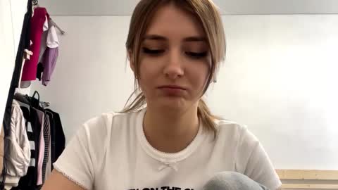 Snapshot of constancefanny chatting on 02/14/26, 11:07 Amelia online show from 02/14/26, 11:07