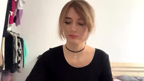 Snapshot of constancefanny chatting on 02/26/26, 12:26 Amelia online show from 02/26/26, 12:26