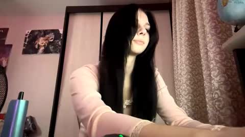 Isabella online show from 10/29/25, 06:20