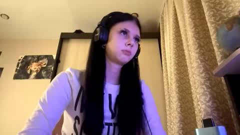 Isabella online show from 11/10/25, 06:07