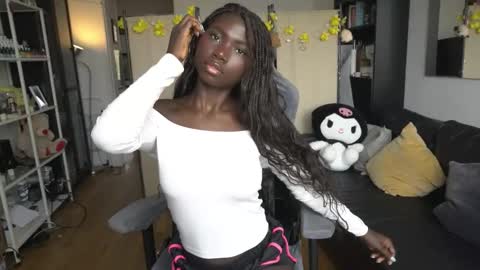 Snapshot of conymegan chatting on 11/12/25, 12:49 Carola independent model online show from 11/12/25, 12:49