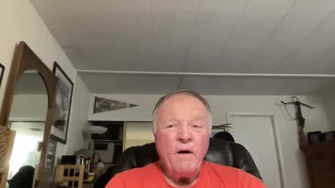 Snapshot of cookoosnest chatting on 12/21/25, 06:31 cookoosnest online show from 12/21/25, 06:31