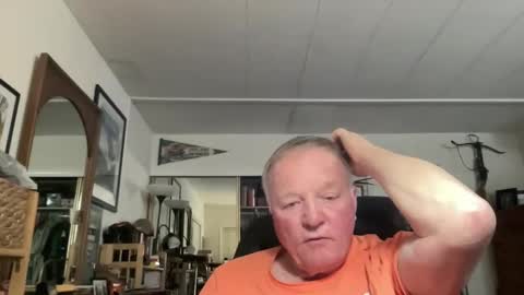 Snapshot of cookoosnest chatting on 01/10/26, 04:25 cookoosnest online show from 01/10/26, 04:25