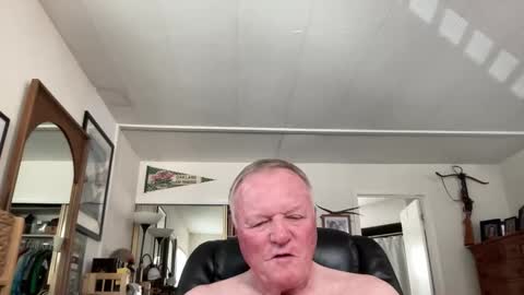 Snapshot of cookoosnest chatting on 03/26/26, 11:54 cookoosnest online show from 03/26/26, 11:54