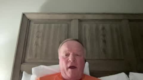 Snapshot of cookoosnest chatting on 04/19/26, 04:23 cookoosnest online show from 04/19/26, 04:23