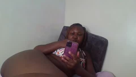 coolgirl001 online show from 11/19/25, 06:41