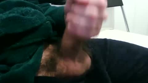 Snapshot of coolhairy chatting on 12/04/24, 01:25 coolhairy online show from 12/04/24, 01:25
