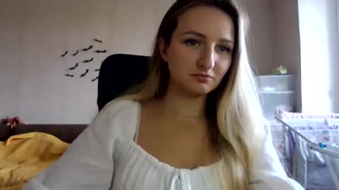 cora_fora online show from 09/30/25, 09:47