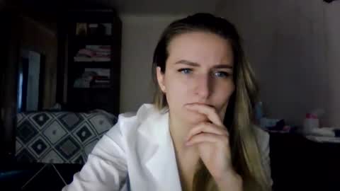 Snapshot of cora_fora chatting on 01/06/26, 10:19 cora_fora online show from 01/06/26, 10:19