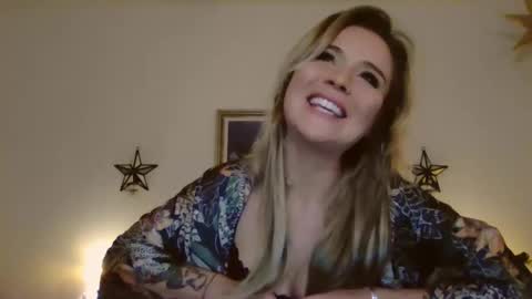 Snapshot of cora_jones4 chatting on 04/20/26, 04:04 cora_jones4 online show from 04/20/26, 04:04