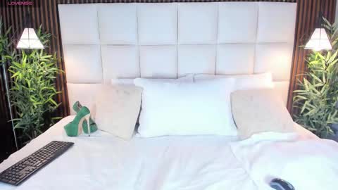 Coral online show from 09/14/25, 01:05