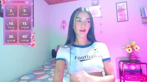 Snapshot of coral_davis chatting on 11/07/25, 02:22 Coral online show from 11/07/25, 02:22