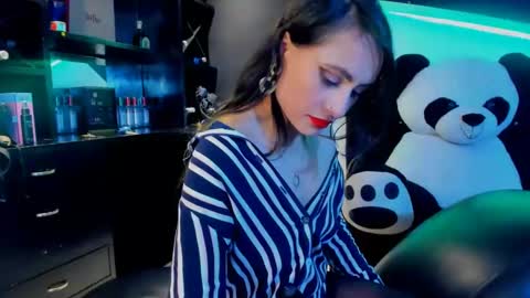 Coral  online show from 02/21/25, 07:21