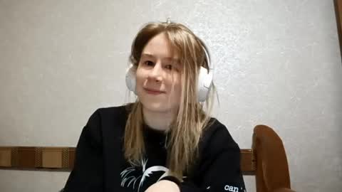 Niki online show from 05/30/26, 12:13